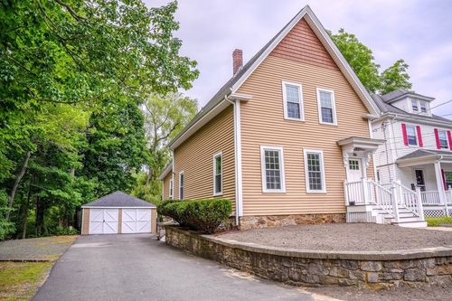 32 Dale St, Franklin, MA, 02038-2224 | Card Image