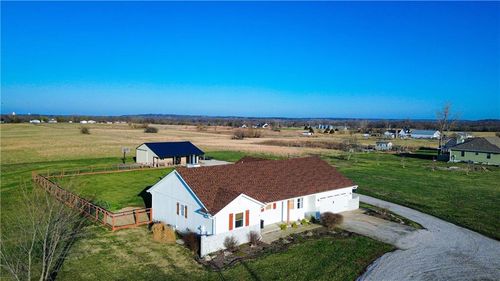 21730 Taylor Rd, Lacygne, KS, 66040-4122 | Card Image