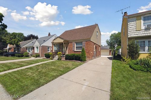 3249 Woodside St, Dearborn, MI, 48124-3979 | Card Image