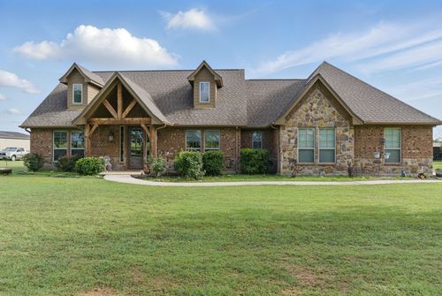 748 County Road 3451, Paradise, TX, 76073-4039 | Card Image