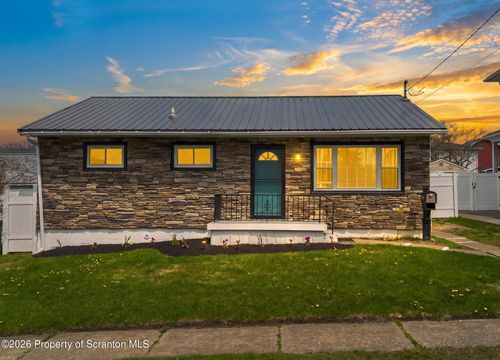 2001 Rigg St, Dunmore, PA, 18512-2224 | Card Image