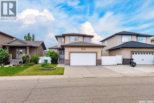 8338 Wascana Gardens Way, Regina, SK, S4V1E8 | Card Image