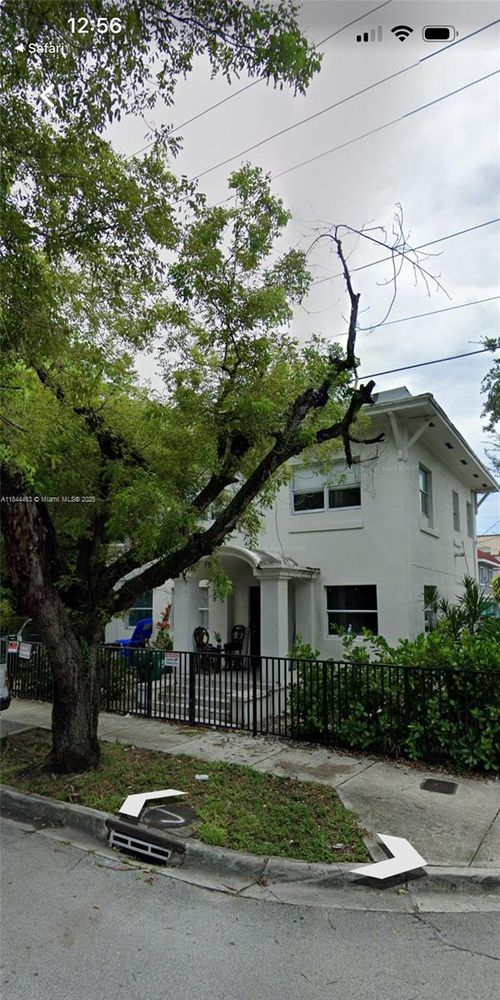 876 Sw 2nd St, Miami, FL, 33130-1210 | Card Image