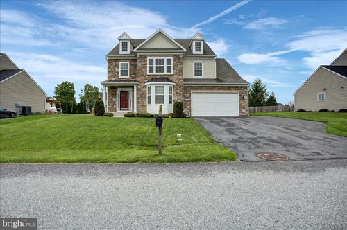 1236 Dallas Dr, GREENCASTLE, PA, 17225-8577 | Card Image
