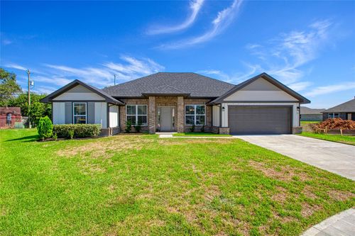 10 Gemstone Ct, Angleton, TX, 77515-1217 | Card Image