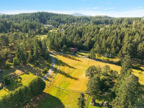 1649 Charlton Rd, Saanich, BC, V9E2C8 | Card Image