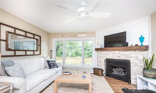 4-2200 6th St Nw, Hickory, NC, 28601-1789 | Card Image