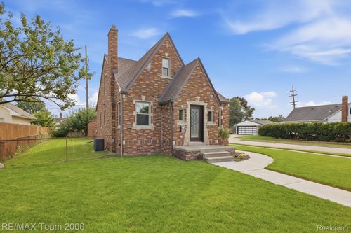 5808 Merriman Rd, Garden City, MI, 48135-1930 | Card Image
