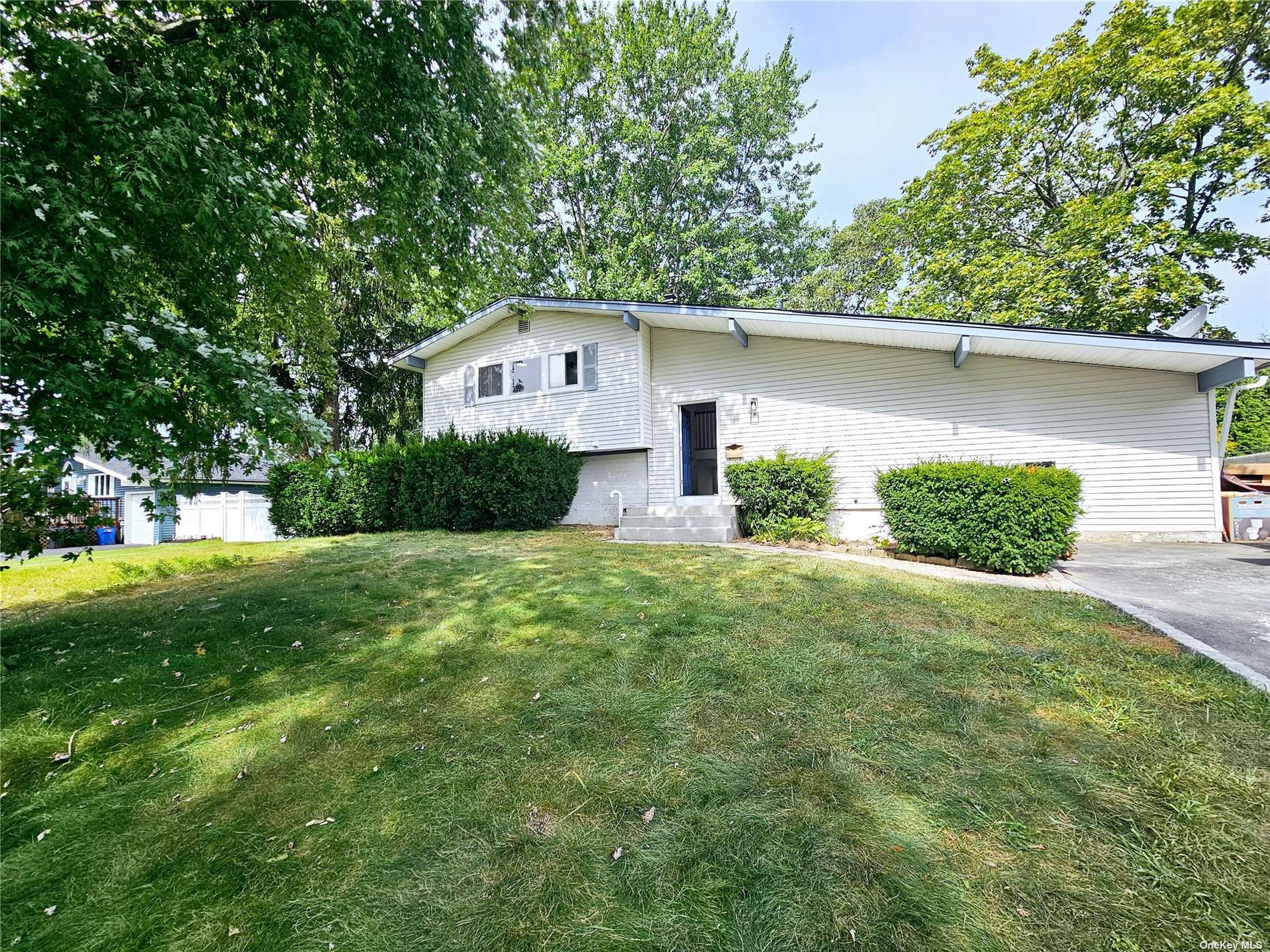 Court Dr, Centereach, NY 11720