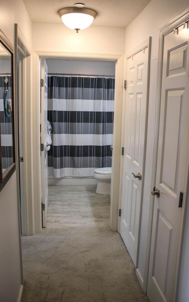 Main Bathroom | Image 13