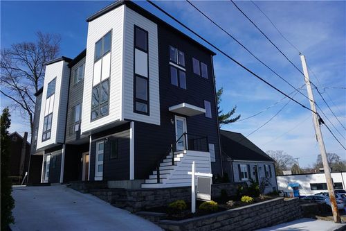 152-152 Colonial Road, Providence, RI, 02906 | Card Image