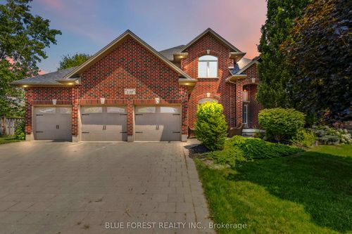 139 Prince St, Komoka, ON, N0L1R0 | Card Image