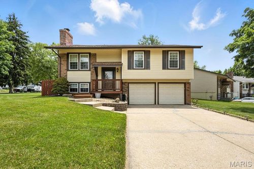 11840 Mckelvey Gardens Dr, Maryland Heights, MO, 63043-2229 | Card Image