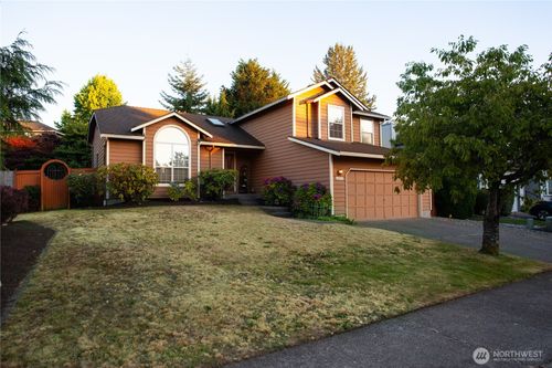 6204 145th St Se, Everett, WA, 98208-8916 | Card Image