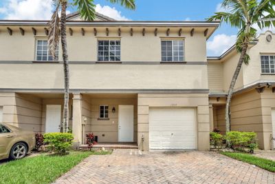 1004 Abaco Lane, Townhouse with 3 bedrooms, 2 bathrooms and null parking in Riviera Beach FL | Image 1