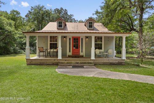 5082 Menge Ave, Pass Christian, MS, 39571-5846 | Card Image