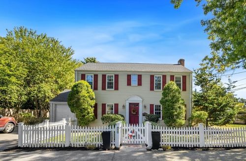 66 Lincoln Cir, Swampscott, MA, 01907-1610 | Card Image