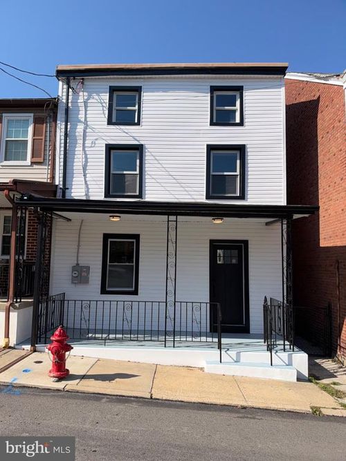 912 Center Street, BRIDGEPORT, PA, 19405 | Card Image