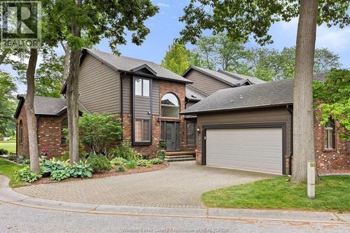 15 Fairway Cres, Amherstburg, ON, N9V3T5 | Card Image