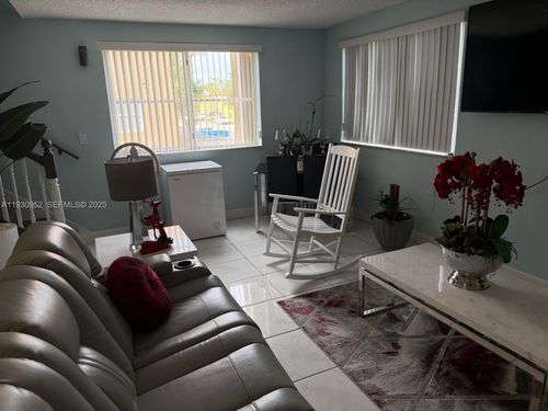apt-301-1255 W 53rd St, Hialeah, FL, 33012-3096 | Card Image
