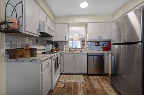 204-6936 Huntington Ln, Delray Beach, FL, 33446-2590 | Card Image