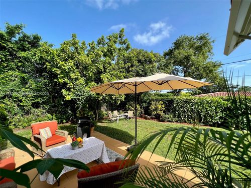 130 Malaga Ave, Coral Gables, FL, 33134-6809 | Card Image