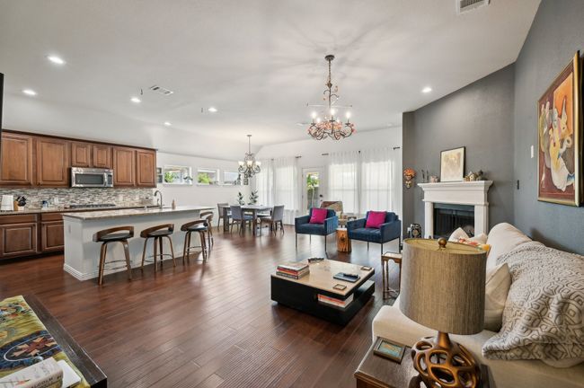 1404 Freesia Dr, House other with 3 bedrooms, 2 bathrooms and null parking in Little Elm TX | Image 7