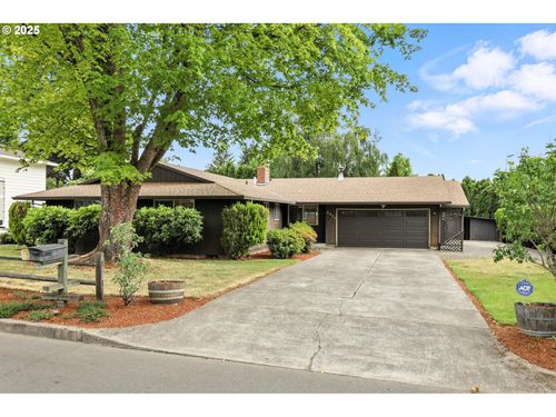 3359 Se Pine St, Hillsboro, OR, 97123-7747 | Card Image