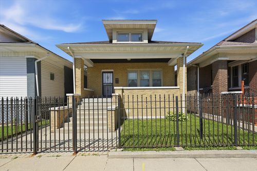 7614 S Carpenter St, Chicago, IL, 60620-2916 | Card Image