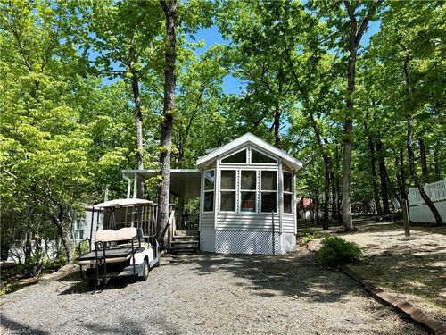 292 Laurelwood Ln, Traphill, NC, 28685-8761 | Card Image
