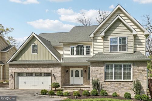 10 E Central Ave, PAOLI, PA, 19301-1323 | Card Image