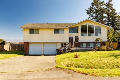 1250 Eagle Crest Drive, House other with 3 bedrooms, 1 bathrooms and 2 parking in Oak Harbor WA | Image 1