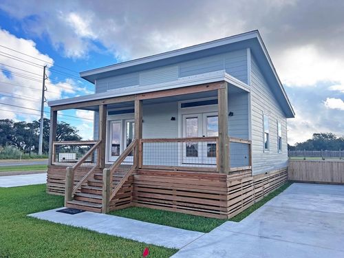 106 Landry Circle, Rockport, TX, 78382 | Card Image