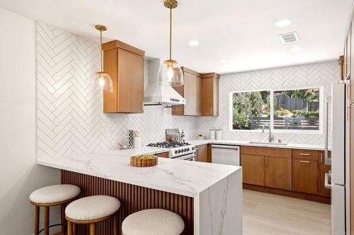 1024 Circle Dr, Escondido, CA, 92025-4511 | Card Image