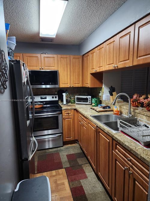 apt-304-2221 S Sherman Cir, Miramar, FL, 33025-2272 | Card Image