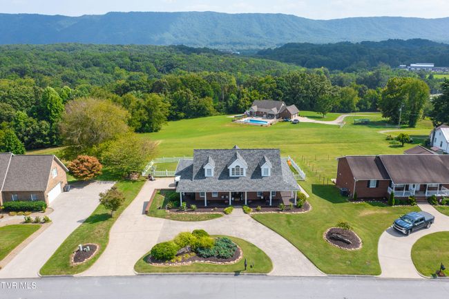 136 Landon Dr, House other with 3 bedrooms, 3 bathrooms and null parking in Mount Carmel TN | Image 73