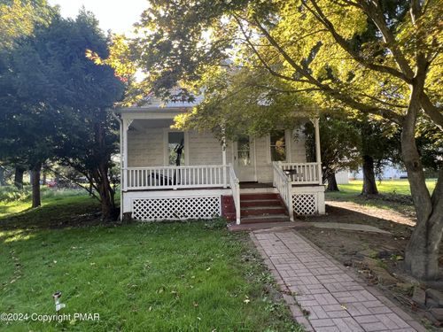 99 Walnut St, East Stroudsburg, PA, 18301-2039 | Card Image