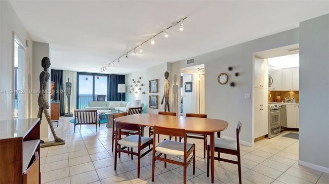 12H - 1500 S Ocean Dr, Condo with 2 bedrooms, 2 bathrooms and null parking in Hollywood FL | Image 9