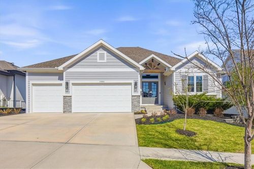 17321 Bradshaw St, Overland Park, KS, 66221-7150 | Card Image