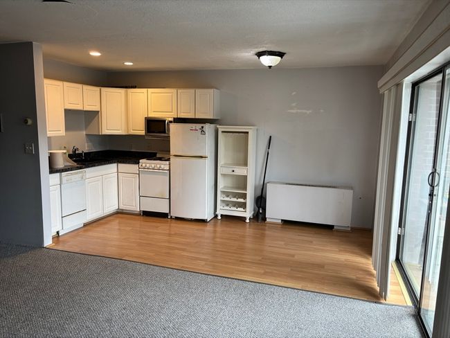 APT-43 - 1 Summit Dr, Condo with 1 bedrooms, 1 bathrooms and 2 parking in Reading MA | Image 5