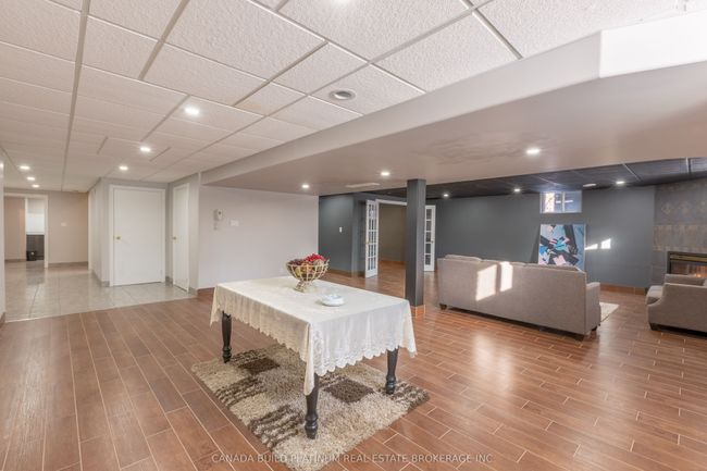 150 Seymour Cres, House other with 7 bedrooms, 4 bathrooms and 4 parking in Windsor ON | Image 16