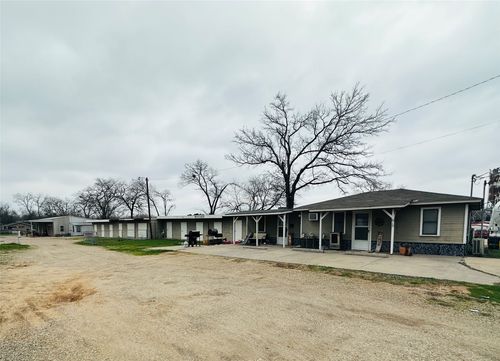 617 7th St, Sulphur Springs, TX, 75482-2066 | Card Image