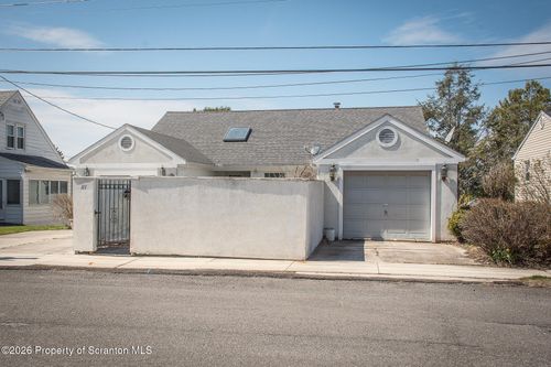 111 Peller Ave, Scranton, PA, 18505-2833 | Card Image