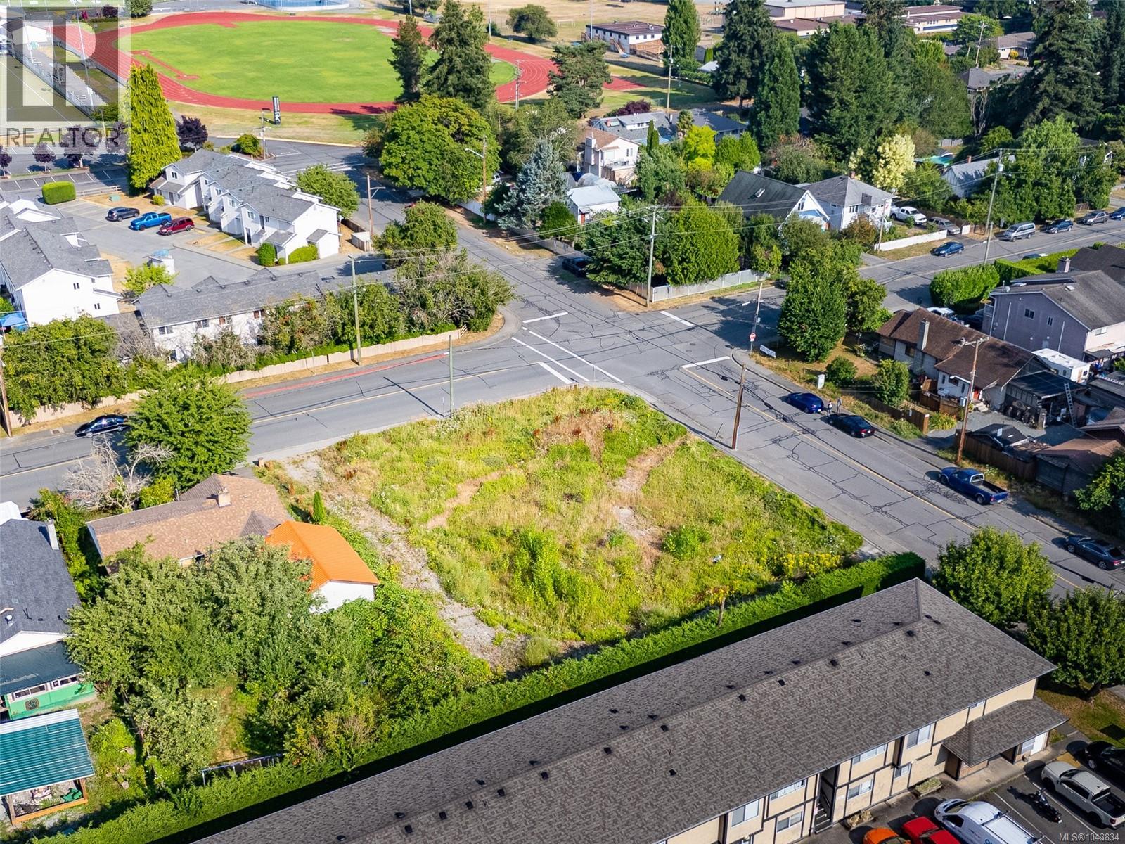 Land in Duncan 2