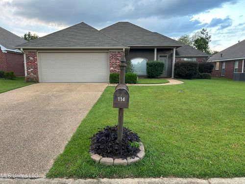 114 Sherwood Dr, Brandon, MS, 39047-7800 | Card Image