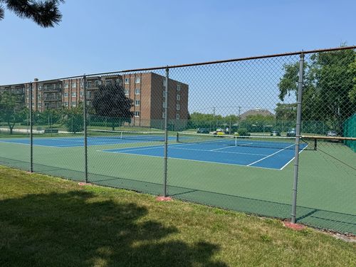 apt-504-8100 W Foster Ln, Niles, IL, 60714-1162 | Card Image