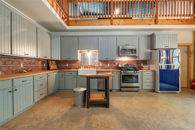 136 Red Fox Ln, Home with 5 bedrooms, 6 bathrooms and 6 parking in Bastrop TX | Image 21