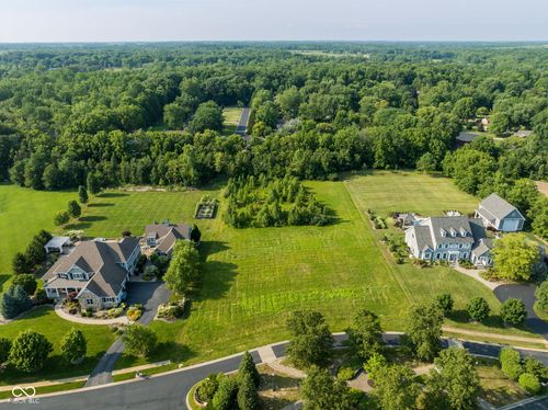 9480 Pleasant View Ln, Zionsville, IN, 46077-9808 | Card Image