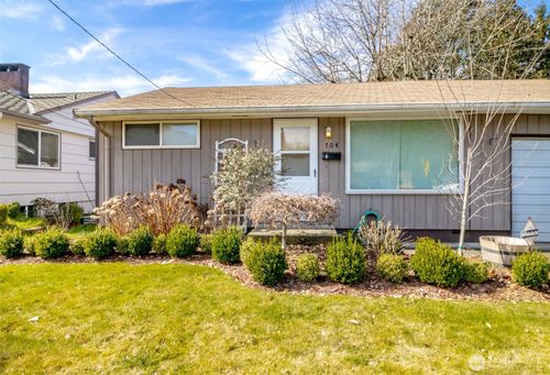 704 4th Street Ne, Puyallup, WA, 98372 | Card Image