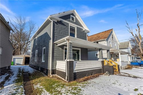 337 Lucas St, Barberton, OH, 44203-2301 | Card Image